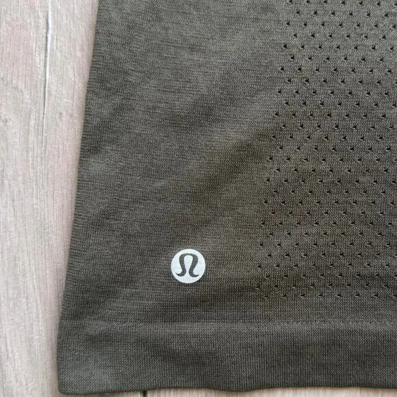 Lululemon green muscle crop - Picture 4 of 6